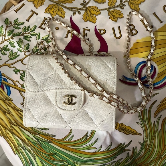 Chanel Ivory Quilted Mini Bag with Chain - Picture 1 of 3